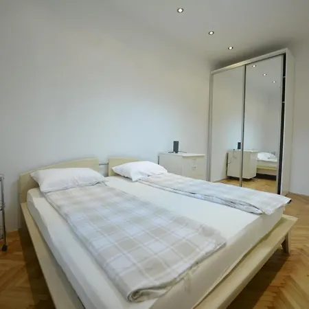 Park Lane Apartment
